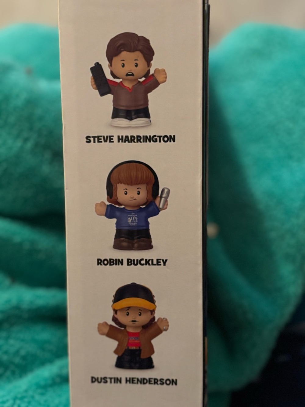 Mattel Stranger Things WSQK Radio Figure - Yellow & Brown - Picture 5 of 5